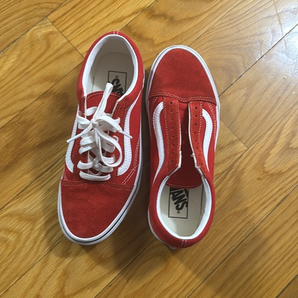 Red vans - Picture 3 of 3